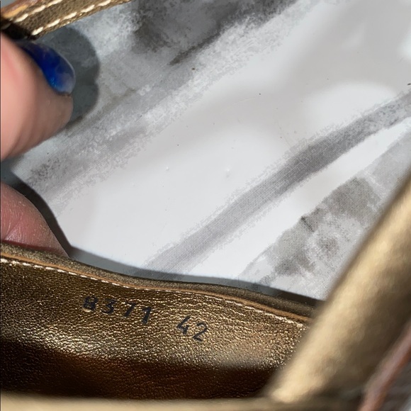 Prada sling back heels - Picture 7 of 8